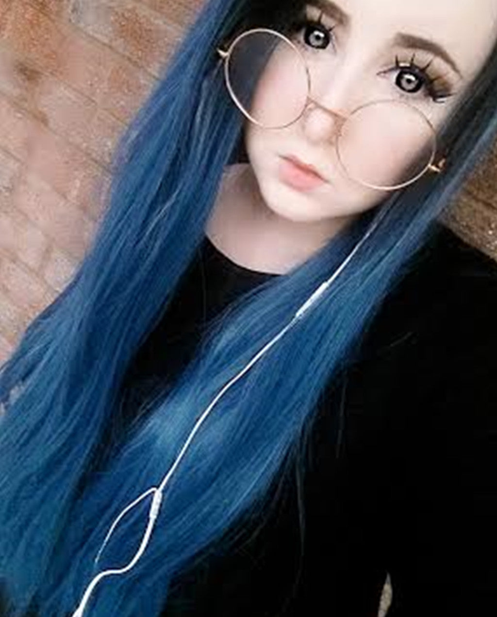 Black and Medium Blue Ombre 24”